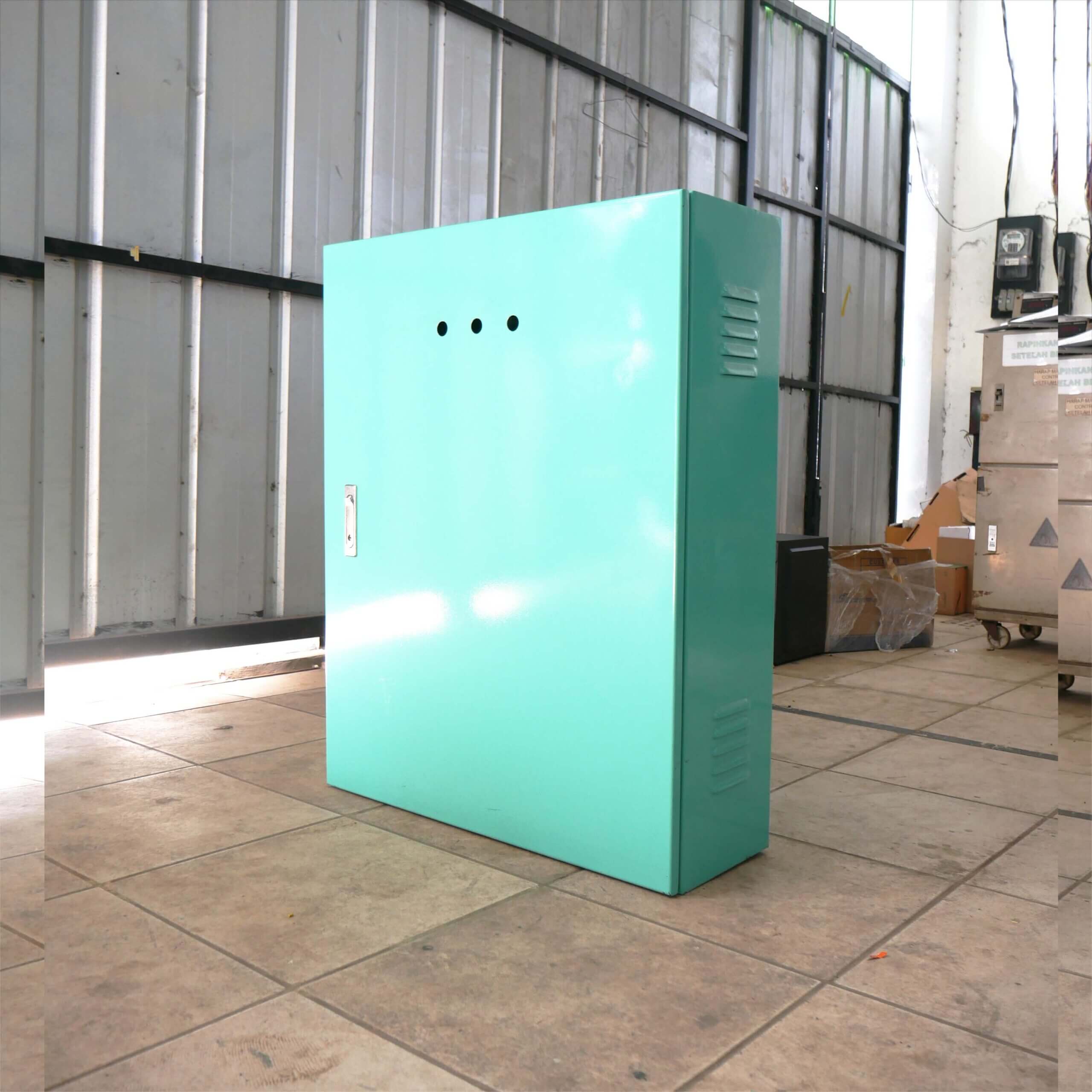 Harga Box Panel Indoor